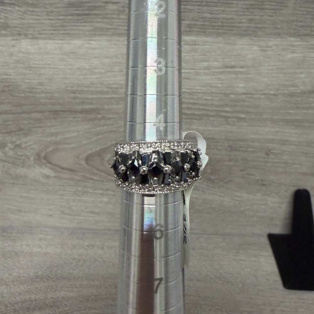 Elegant Sterling Silver‎ and Black Women's Ring .925